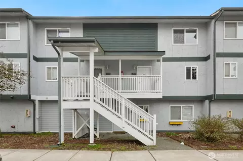 8823 Holly Dr #A204, Everett, WA 98208
