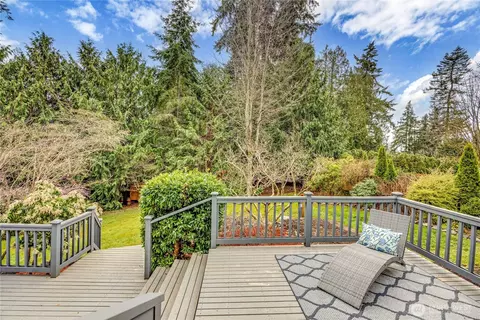 8099 NEvergreen Ave, Indianola, WA 98342
