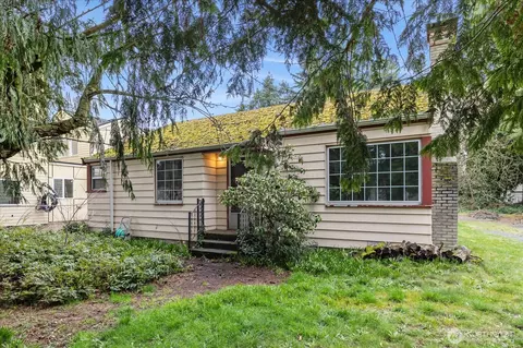 12042 5th Ave NE, Seattle, WA 98125