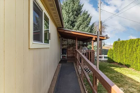 Exterior - 4309 E Vantage Ln, Spokane, WA 99217 photo 4 of 9