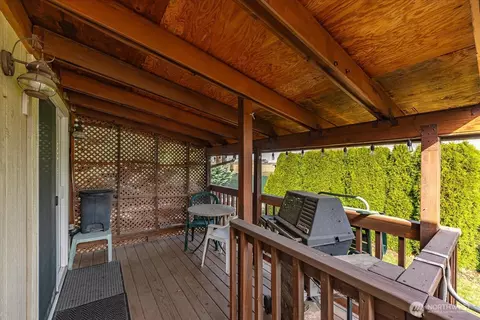 Exterior - 4309 E Vantage Ln, Spokane, WA 99217 photo 3 of 9