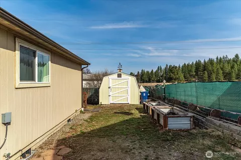 Exterior - 4309 E Vantage Ln, Spokane, WA 99217 photo 6 of 9
