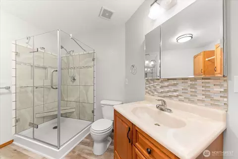 Bath - 4309 E Vantage Ln, Spokane, WA 99217 photo 4 of 4