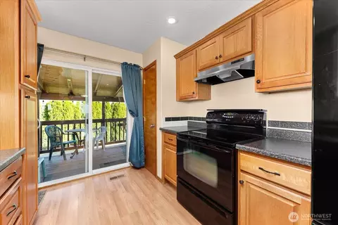 Kitchen - 4309 E Vantage Ln, Spokane, WA 99217 photo 2 of 7