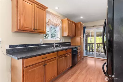 Kitchen - 4309 E Vantage Ln, Spokane, WA 99217 photo 1 of 7