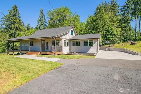 215 Fishpond Rd, Kelso, WA 98626
