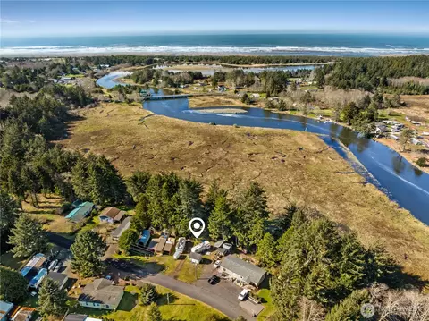 27 Cole St, Copalis Beach, WA 98535