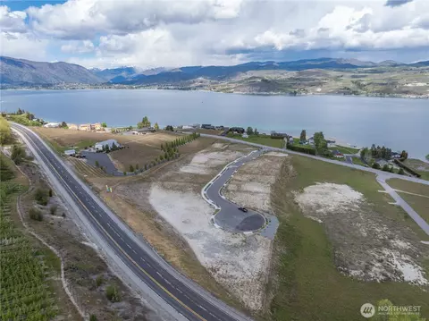126 Loretta Ln, Chelan, WA 98816