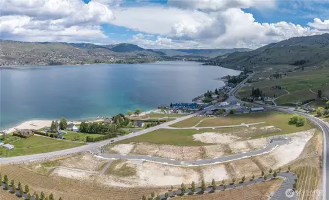 90 Loretta Ln, Chelan, WA 98816