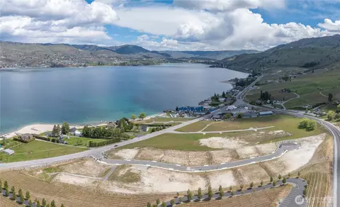 90 Loretta Ln, Chelan, WA 98816