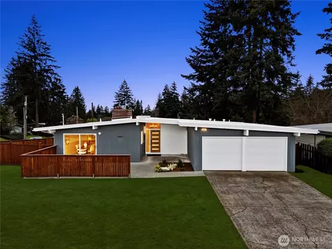 445 167th Ave SE, Bellevue, WA 98008
