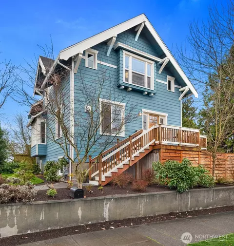 559 N 82nd St, Seattle, WA 98103
