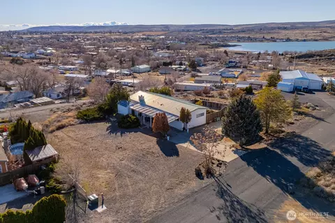 323 Scenic Dr, Soap Lake, WA 98851