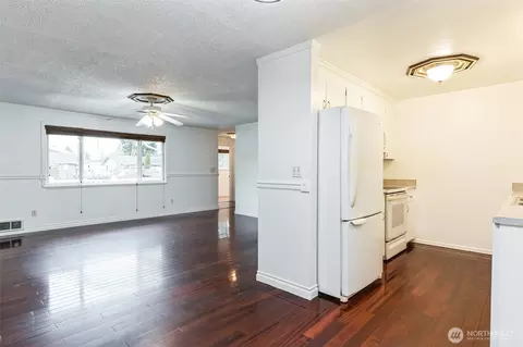 Living - 8803 Emerson Pl, Everett, WA 98208 photo 7 of 7