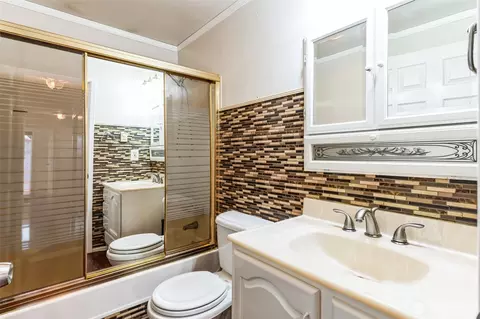 Bath - 8803 Emerson Pl, Everett, WA 98208 photo 1 of 1