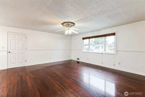 Living - 8803 Emerson Pl, Everett, WA 98208 photo 4 of 7
