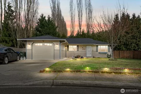 522 Brown St SE, Orting, WA 98360