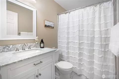 Bath - 16609 28th Dr SE, Bothell, WA 98012 photo 2 of 3