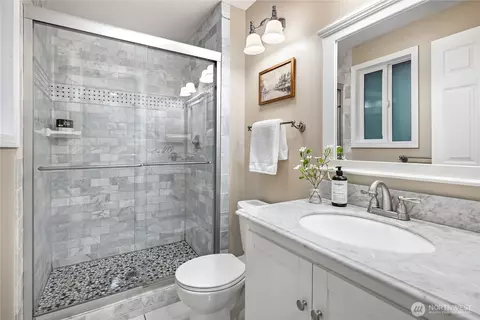 Bath - 16609 28th Dr SE, Bothell, WA 98012 photo 1 of 3