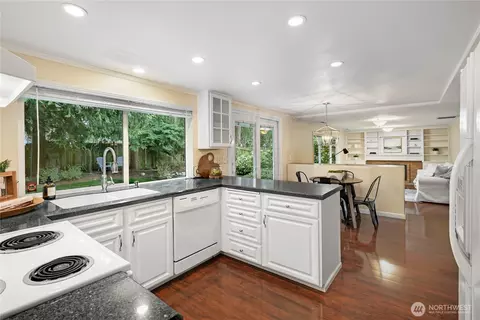 Kitchen - 16609 28th Dr SE, Bothell, WA 98012 photo 2 of 3
