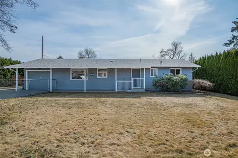 960 SE Tedford St, East Wenatchee, WA 98802
