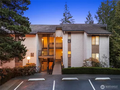 10504 NE 32nd Pl #G206, Bellevue, WA 98004