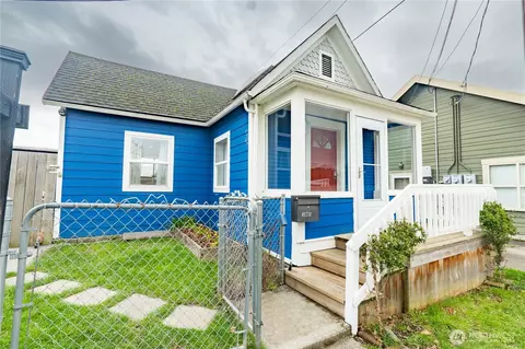 1003 Girard St, Bellingham, WA 98225
