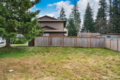 Exterior - 1230 103rd Pl SW, Everett, WA 98204 photo 4 of 9