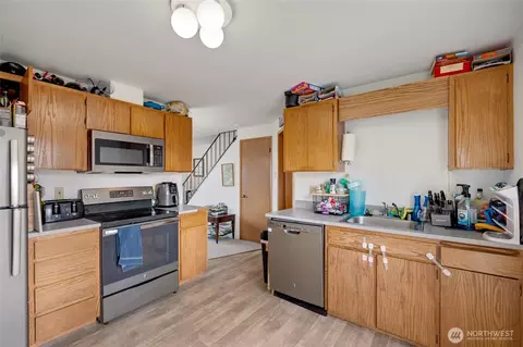 Kitchen - 1230 103rd Pl SW, Everett, WA 98204 photo 2 of 2