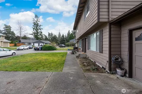 Exterior - 1230 103rd Pl SW, Everett, WA 98204 photo 5 of 9