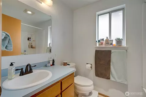 Bath - 1230 103rd Pl SW, Everett, WA 98204 photo 1 of 1