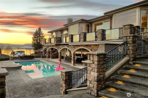 3508 C St NW, Gig Harbor, WA 98335