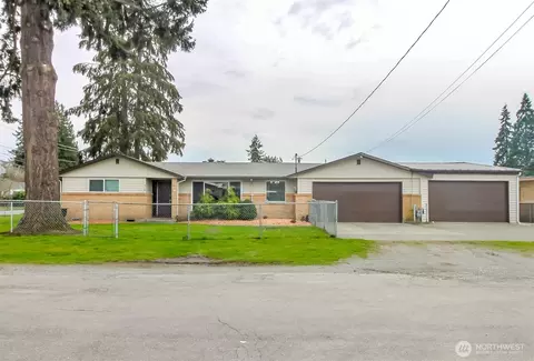 218 12th St NW, Puyallup, WA 98371