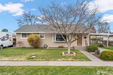 2073 Lark Dr, Walla Walla, WA 99362