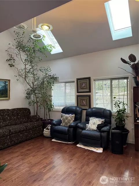 Living - Undisclosed, Everett, WA 98208 photo 3 of 3