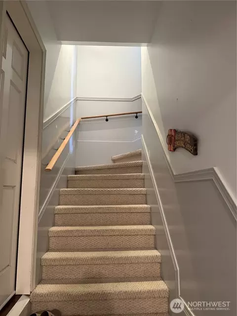 Entry Way - Undisclosed, Everett, WA 98208 photo 2 of 3