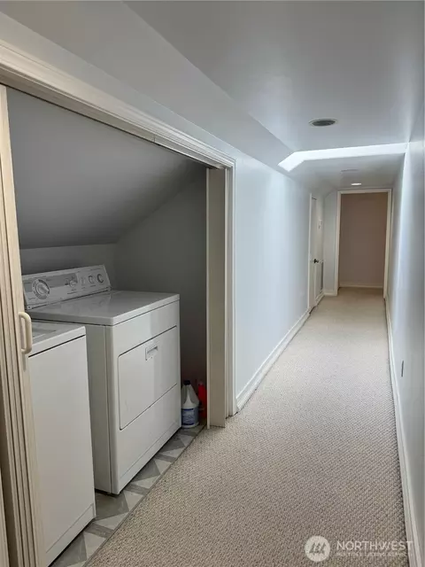 Entry Way - Undisclosed, Everett, WA 98208 photo 3 of 3