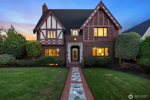 2231 E Lake Washington Blvd, Seattle, WA 98112