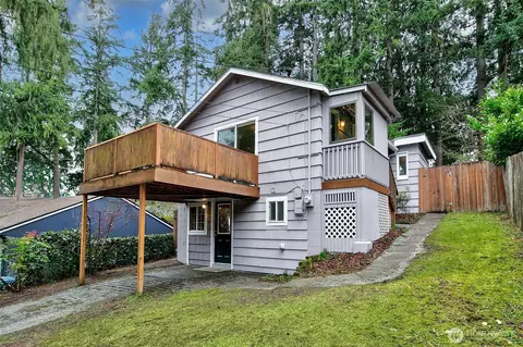 11525 32nd Ave NE, Seattle, WA 98125