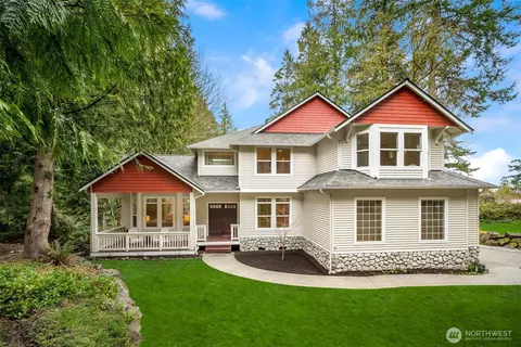 4644 Island Ave NE, Bainbridge Island, WA 98110