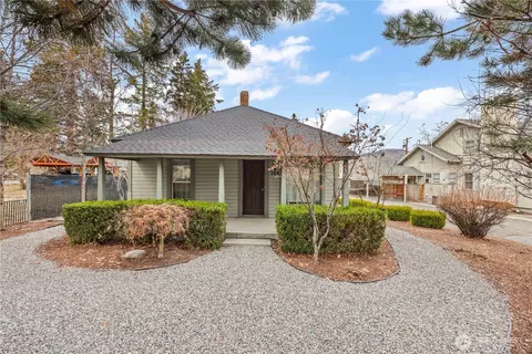 704 W Woodin Ave, Chelan, WA 98816