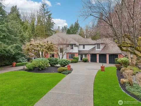 19707 219th Ave NE, Woodinville, WA 98077