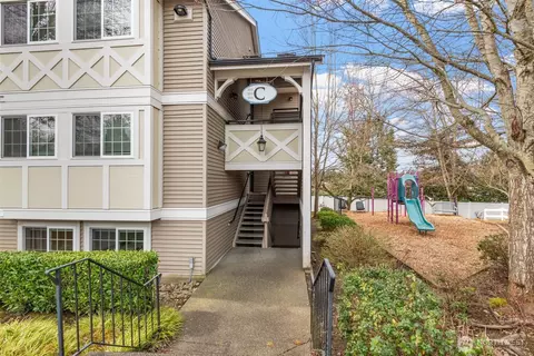 26027 106th Pl SE #C103, Kent, WA 98030