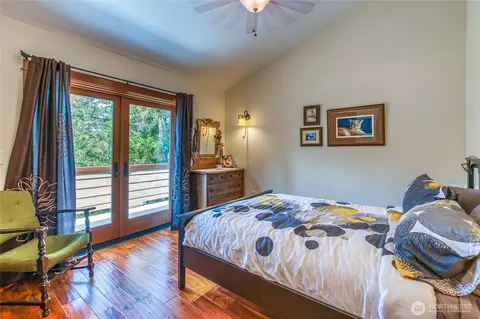 Bedroom - 247 Spring Point Rd, Eastsound, WA 98245 photo 2 of 4