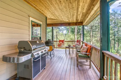 Exterior - 247 Spring Point Rd, Eastsound, WA 98245 photo 6 of 13