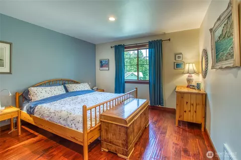 Bedroom - 247 Spring Point Rd, Eastsound, WA 98245 photo 3 of 4