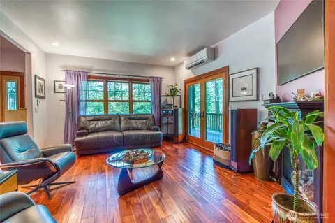 Living - 247 Spring Point Rd, Eastsound, WA 98245 photo 1 of 3