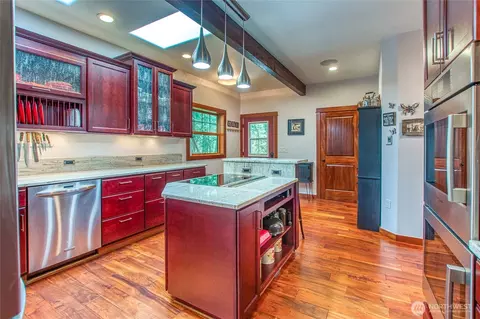 Kitchen - 247 Spring Point Rd, Eastsound, WA 98245 photo 4 of 6