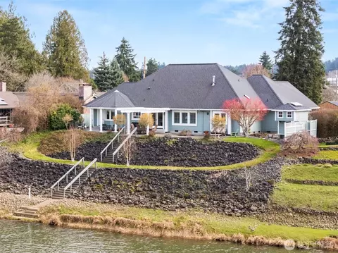 409 Lakeshore Dr, Centralia, WA 98531