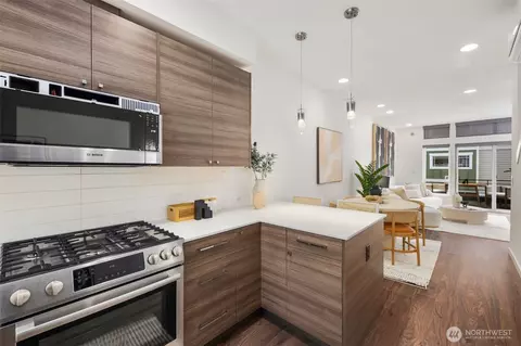 Kitchen - 131 22nd Ave E #E, Seattle, WA 98112 photo 3 of 4
